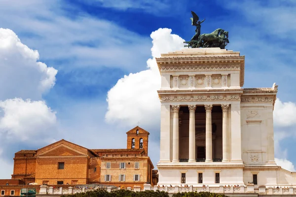 Altare-делла-Patria (вівтар Вітчизни), також відомий як Monumento Nazionale Вітторіо Емануеле Ii або Il Вітторіано — стокове фото