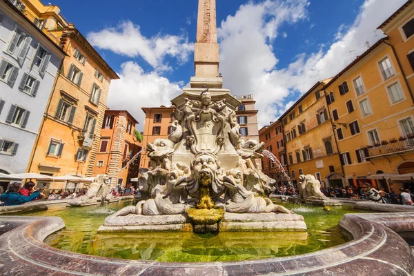 01.05.2016 - fontana di piazza della rotonda (fontana del pantheon) in rom, italien — Stockfoto
