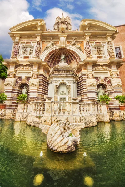The Fountain of the Organ, iconic landmark in Villa d'Este, Tivoli, Italy — Stock Photo, Image