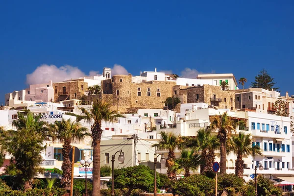 30.06.2016 - een uitzicht op Naxos stad (Chora) — Stockfoto