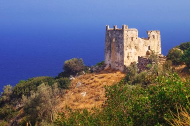 Agia (Ayia) Kulesi kalıntıları adada Naxos, Yunanistan