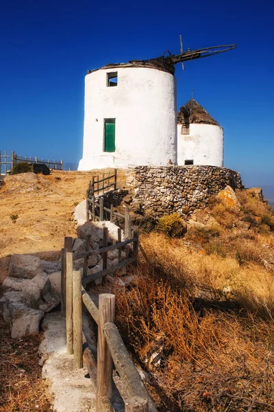 Tripodes (Vivlos) Köyü adada Naxos, Yunanistan geleneksel yel değirmenleri
