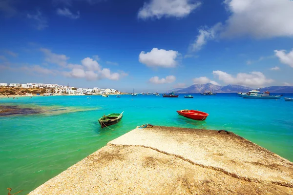 Megali Ammos spiaggia e porto di Chora, Pano Koufonisi — Foto Stock