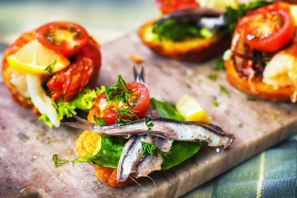 Bruschetta de frutos do mar cretenses (foco seletivo ) — Fotografia de Stock