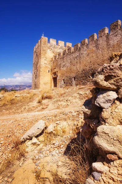 La antigua fortaleza veneciana Frangokastello en la isla de Creta, Grecia —  Fotos de Stock