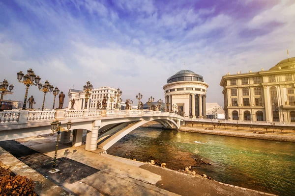A wide angle shot of the art bridge in Skopje, Macedonia in the early morning light — Stock Photo, Image