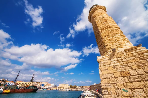 Rethymnon feneri eski Venedik liman, Crete island, Yunanistan — Stok fotoğraf