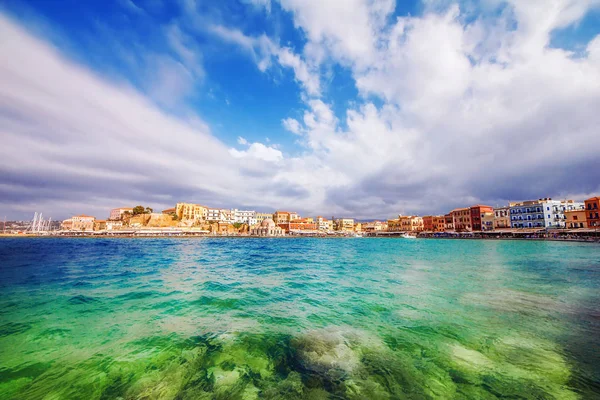 Panoramautsikt över den gamla hamnen i Chania, Kreta, Grekland — Stockfoto