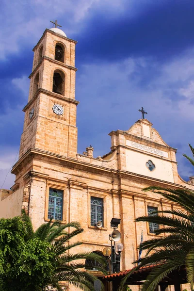 Chania Cathedral, dedicated to Panagia Trimartyri (Virgin of the Three Martyrs) in Chania Old Town, Crete — Stock Photo, Image