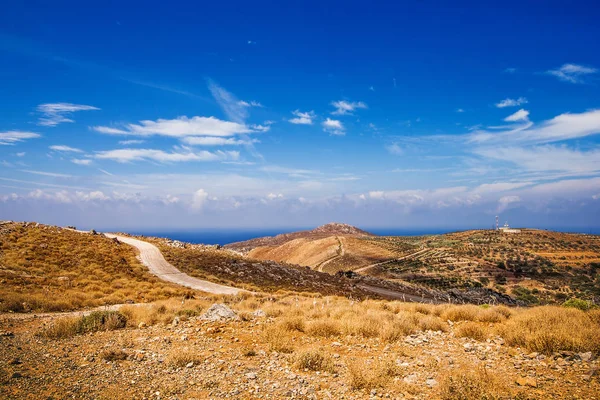 Ländliche kretische Landschaft im Spätsommer — Stockfoto