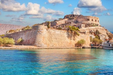 Antik kalıntıları bir müstahkem cüzam kolonisi - Spinalonga (Kalydon) Island, Yunanistan