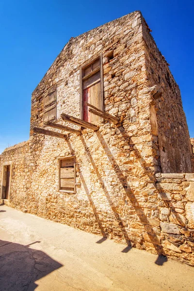 Starożytne ruiny ufortyfikowanych trędowaty kolonii - wyspa Spinalonga (Kalydon), Grecja — Zdjęcie stockowe