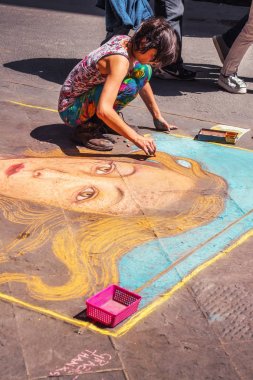 5.05.2017 - Floransa, İtalya kaldırıma resim street sanatçı