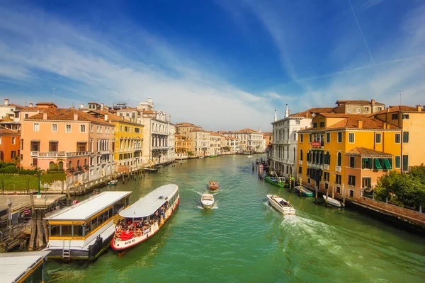 3.05.2017 - Vista do Grande Canal e da arquitectura circundante em Veneza, Itália — Fotografia de Stock