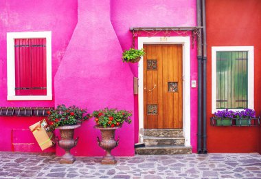 30.04.2017 - genel mimari renkli adanın Burano, Veneto, İtalya