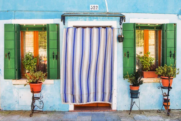 30.04.2017 - generische architektur auf der bunten insel burano, veneto, italien — Stockfoto