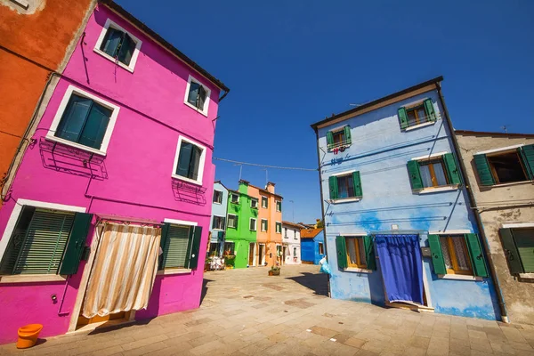 Generische architektur auf der bunten insel burano, veneto, italien — Stockfoto