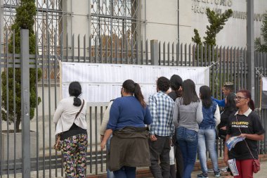 Öğrenciler hangi odada düşman sınav alacak kontrol.