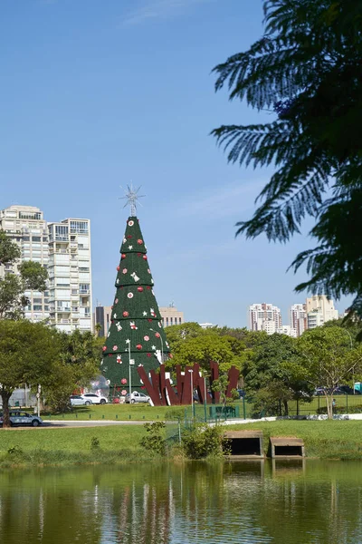 Christmas tree at Ibirapuera in Sao Paulo city. — Stock Photo, Image