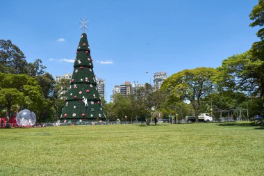  Sao Paulo şehrinde Ibirapuera adlı Noel ağacı.