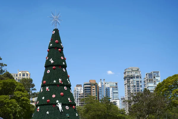 Vánoční strom v městě Sao Paulo Ibirapuera. — Stock fotografie