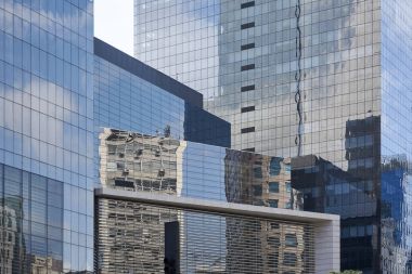 Sao Paulo şehrinde cam cepheli gökdelenler.