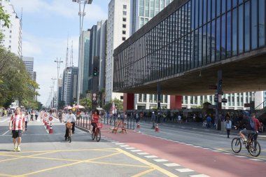 Paulista Avenue, Sao Paulo, eğlenmek için halka açık.