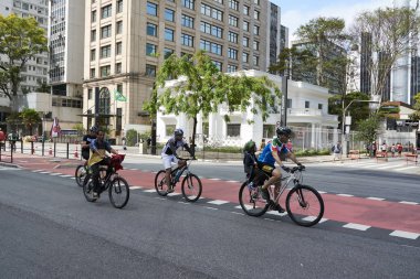 Paulista Avenue, Sao Paulo, eğlenmek için halka açık.