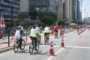 Paulista Avenue, Sao Paulo, eğlenmek için halka açık.