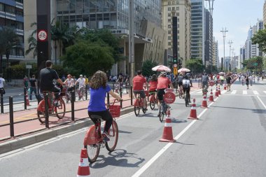 Paulista Avenue, Sao Paulo, eğlenmek için halka açık.