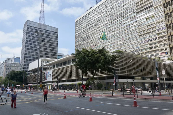 Paulista Avenue in Sao Paulo, open for the public for fun. — Stock Photo, Image