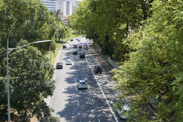 Traffic in 23 de Maio Avenue in Sao Paulo. — 图库照片