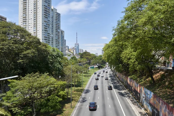 Traffic in 23 de Maio Avenue in Sao Paulo. — Stok fotoğraf