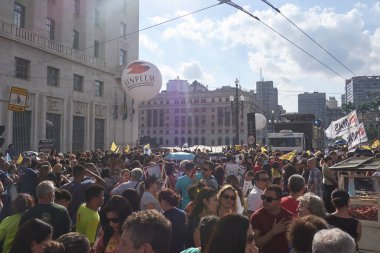 Öğretmenlerin sosyal güvenlik reformuna karşı protesto.