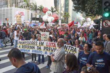 Sao Paulo işçilerin protesto.