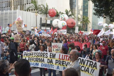 Sao Paulo işçilerin protesto.