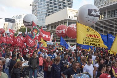Sao Paulo işçilerin protesto.