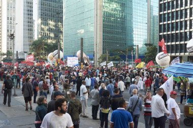 Sao Paulo işçilerin protesto.