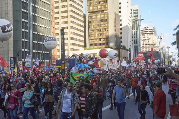 Protest mot arbetstagare i Sao Paulo. — Stockfoto