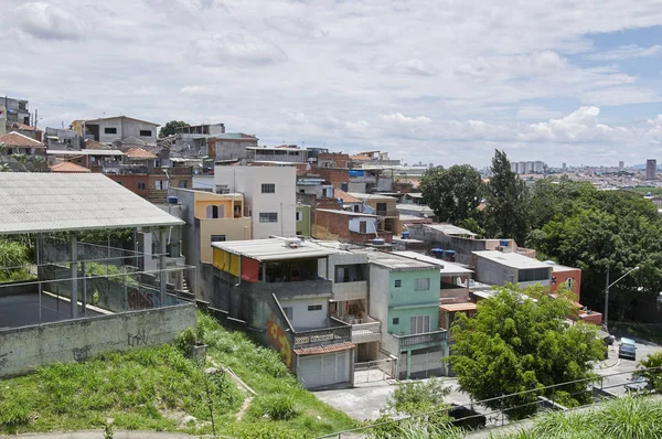 Fattigdom i favelaen til Sao Paulo by – stockfoto