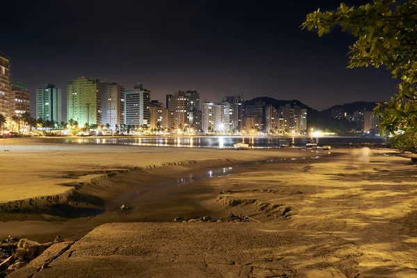 Guaruja, spiaggia delle Asturie di notte . — Foto Stock