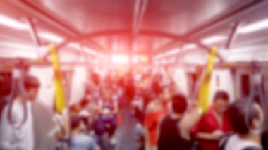 Metro treninin insanlar bulanıklık.