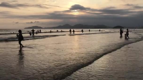 Santos Strand Sonnenuntergang Touristen Strand Von Santos Urlaub Und Entspannung — Stockvideo