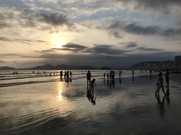 Santos Strand Sonnenuntergang Touristen Strand Von Santos Urlaub Und Entspannen — Stockfoto