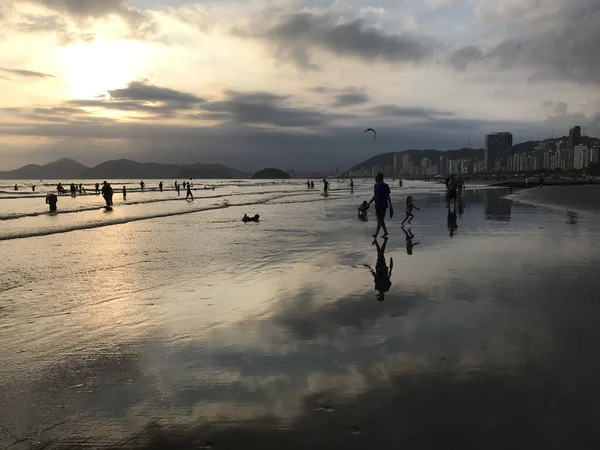 Santos Strand Sonnenuntergang Touristen Strand Von Santos Urlaub Und Entspannen — Stockfoto