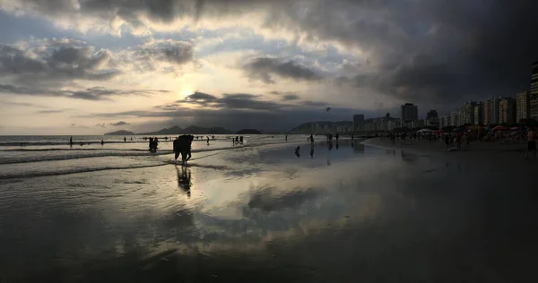 Santos Strand Sonnenuntergang Touristen Strand Von Santos Urlaub Und Entspannen — Stockfoto