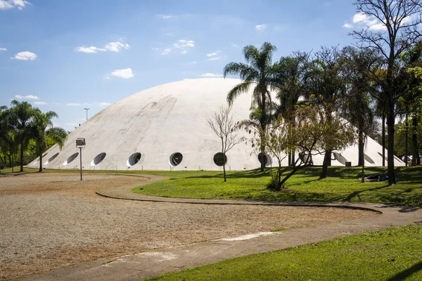 Budynek Oca, powierzchnia wystawiennicza w parku Ibirapuera. — Zdjęcie stockowe