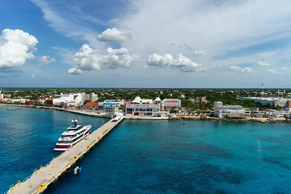 Cozumel, Meksika için bağlantı noktasının gemiden görüntüleyin. 2017