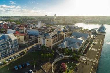 yolcu gemisi Pointe-a-Pitre görünümünden. Guadeloupe