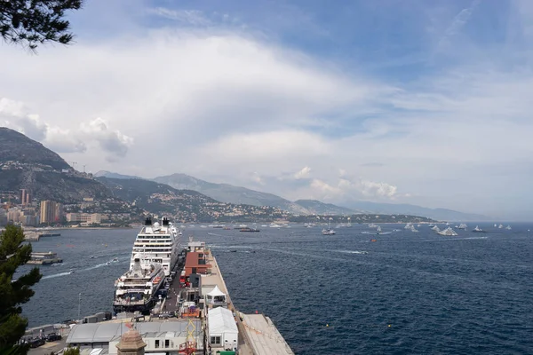 Vista panorámica del puerto de cruceros en Montecarlo en un día de verano, Mónaco . — Foto de Stock